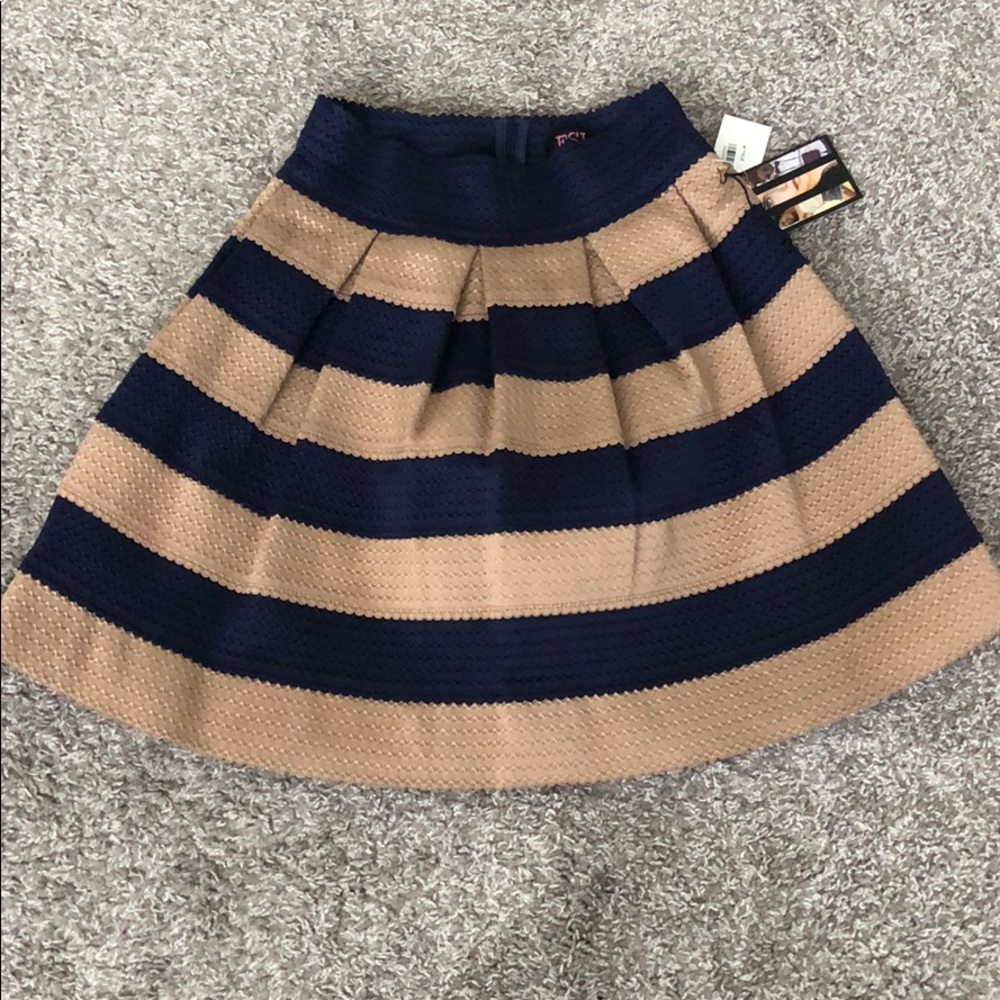 **NWT** Navy and Tan stripped midi skirt